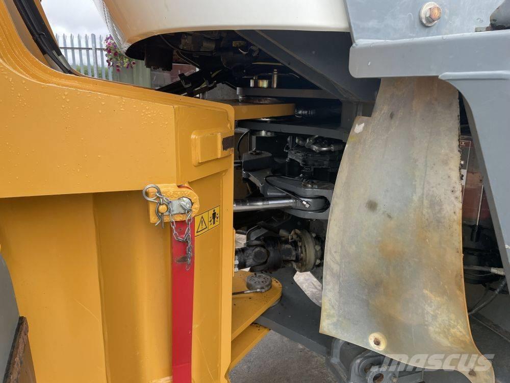 Liebherr L 550 Naudoti ratiniai krautuvai