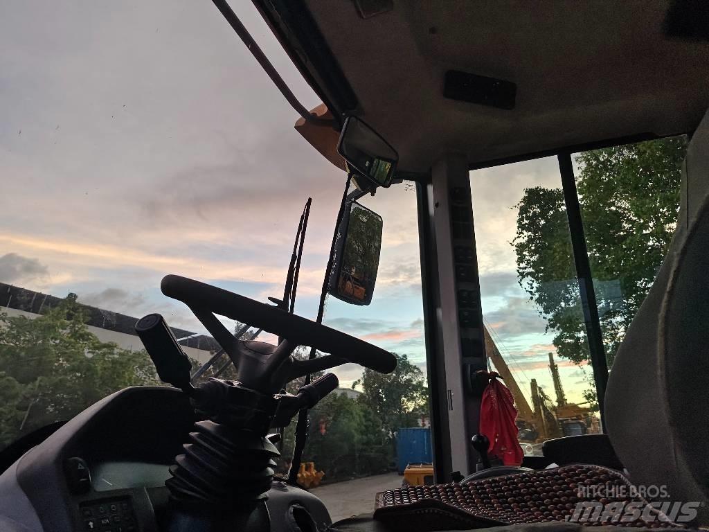 Volvo L 120 Naudoti ratiniai krautuvai