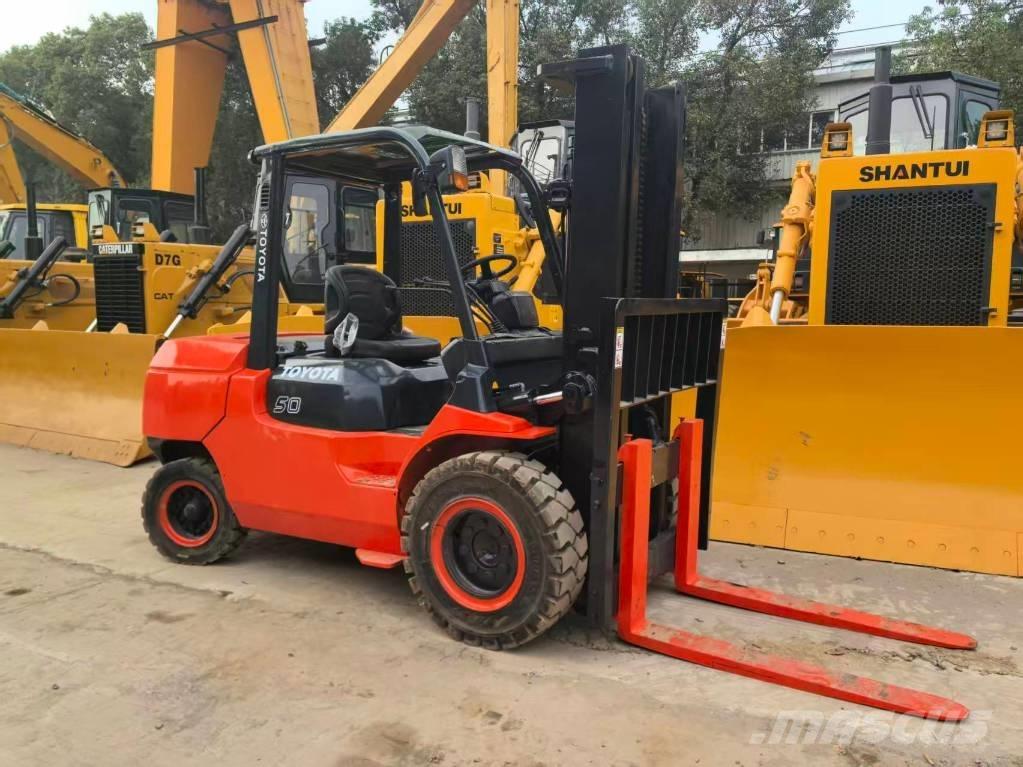 Toyota 7FD50 Dyzeliniai krautuvai