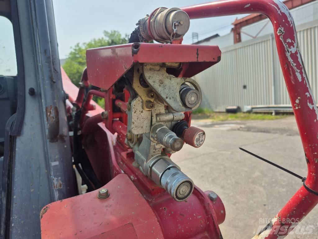 Takeuchi TL12 Krautuvai su šoniniu pasukimu
