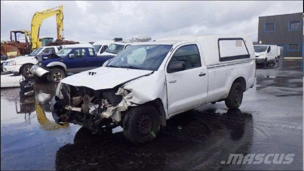 Toyota Hilux Pikapai / Bortiniai sunkvežimiai