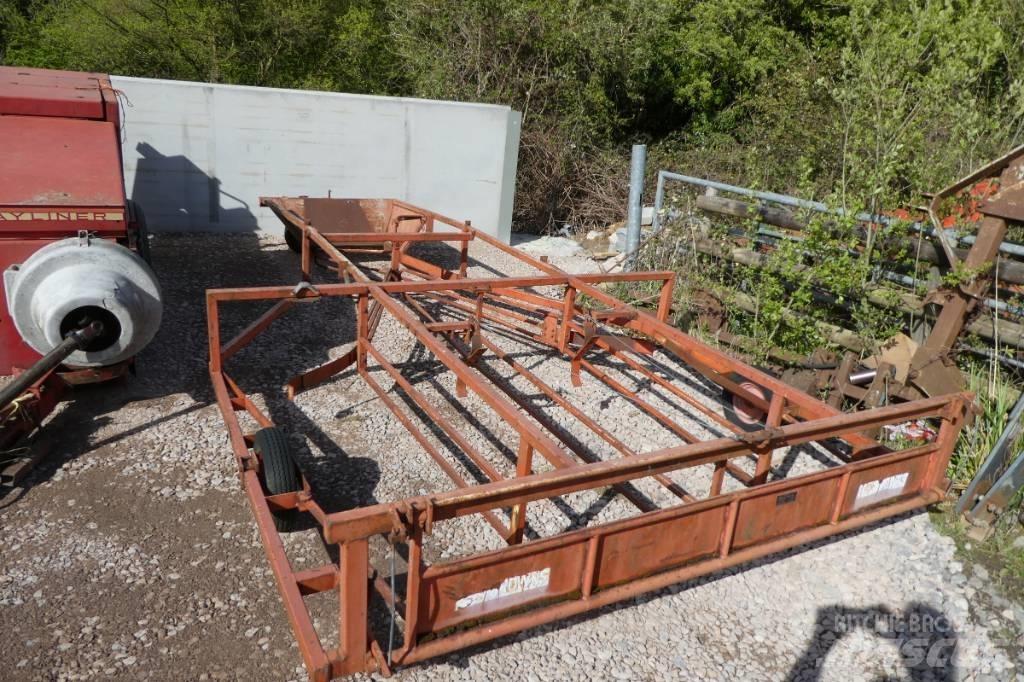 Brown bale sledge Pradalges formuojantys padargai