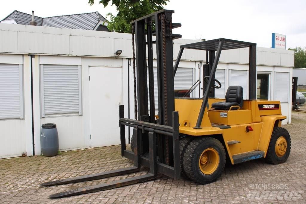 CAT V 130 Dyzeliniai krautuvai