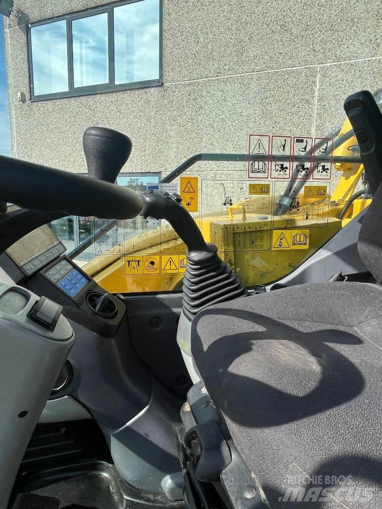 Komatsu PW98MR-10 Ratiniai ekskavatoriai
