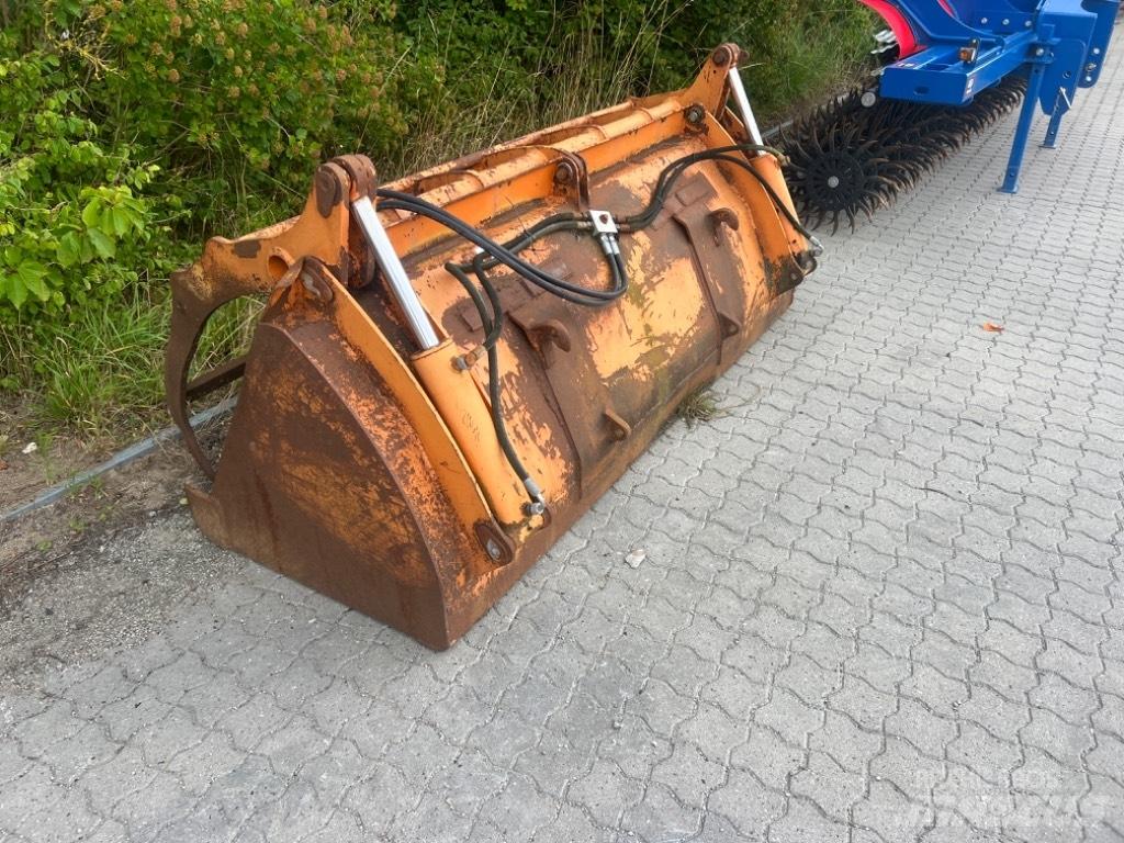  Skovl  med overfald Frontalinių krautuvų priedai
