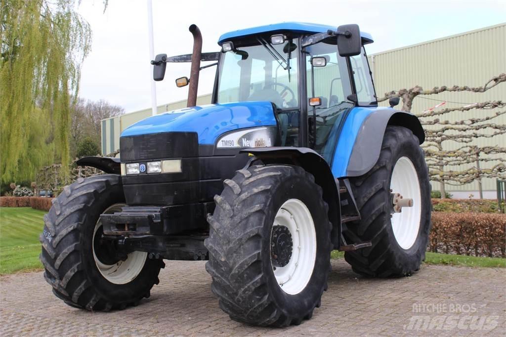 New Holland TM190 Traktoriai