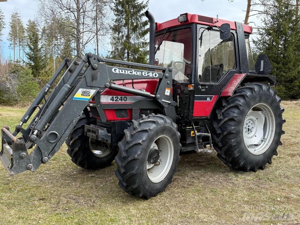Case IH 4240 Traktoriai