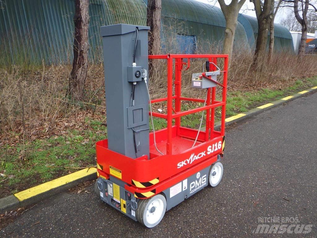 SkyJack SJ16 Vertikalūs stiebiniai keltuvai