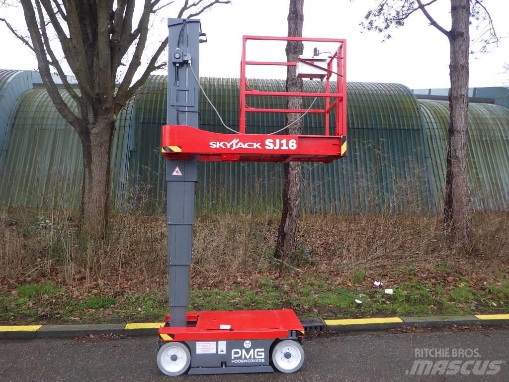 SkyJack SJ16 Vertikalūs stiebiniai keltuvai