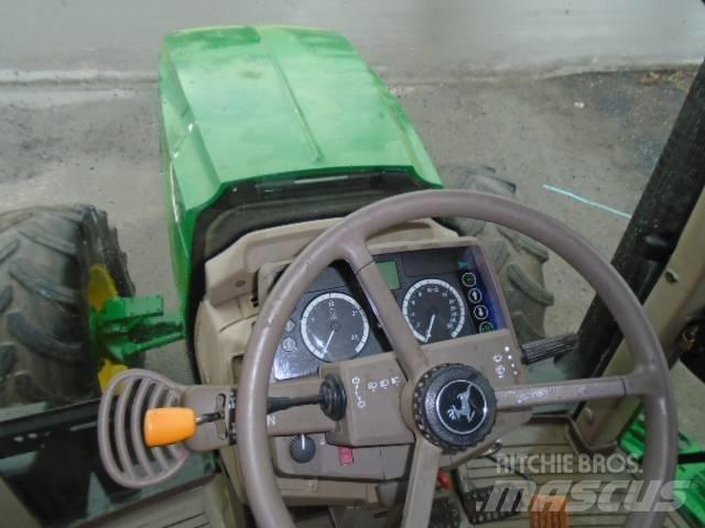 John Deere 6115 M Traktoriai