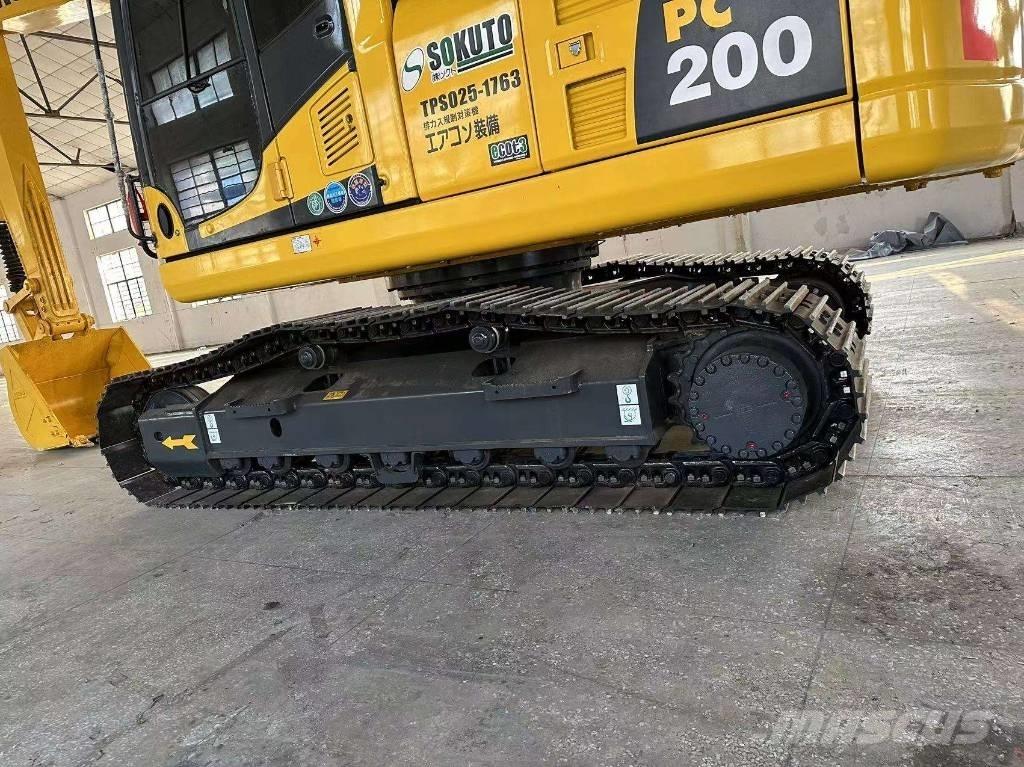 Komatsu PC 200-8 Vikšriniai ekskavatoriai