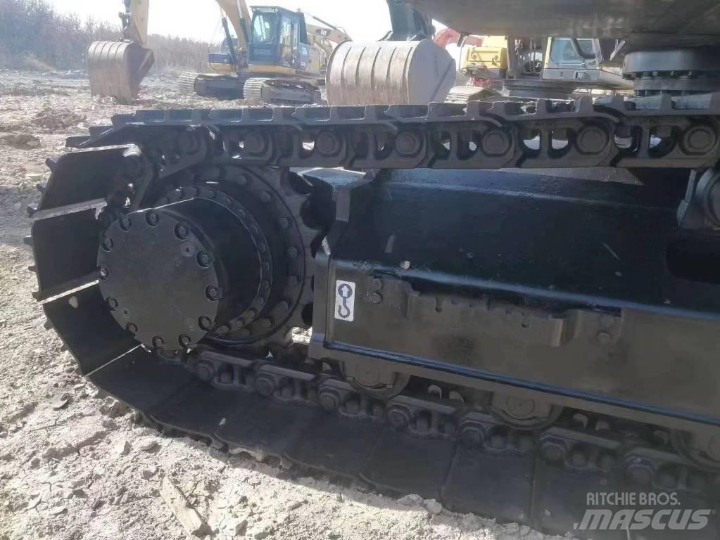 Hitachi ZX 200 Vikšriniai ekskavatoriai