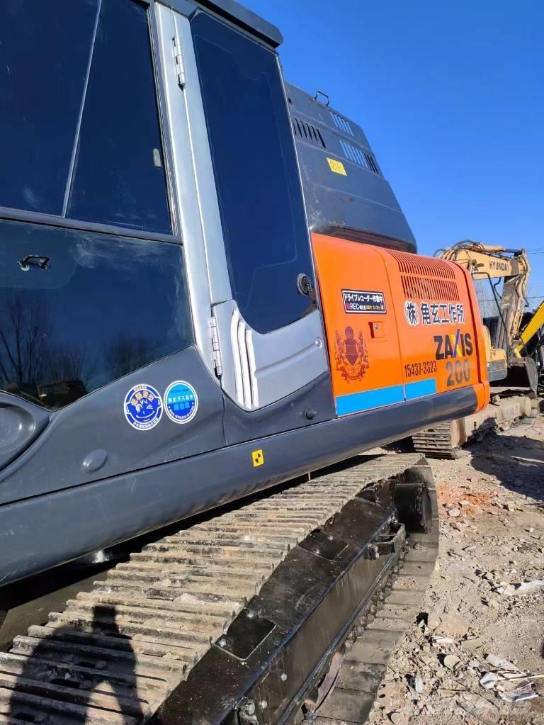 Hitachi ZX 200 Vikšriniai ekskavatoriai