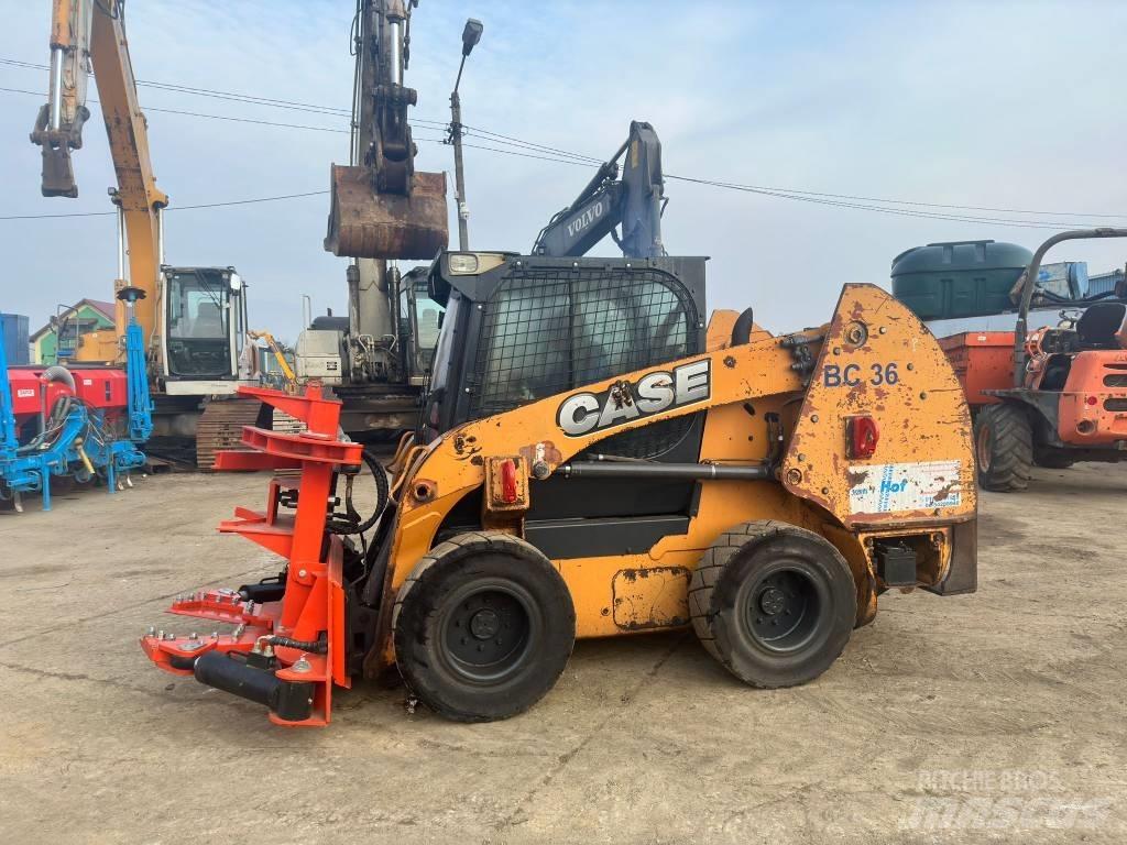 CASE SR 250 Krautuvai su šoniniu pasukimu
