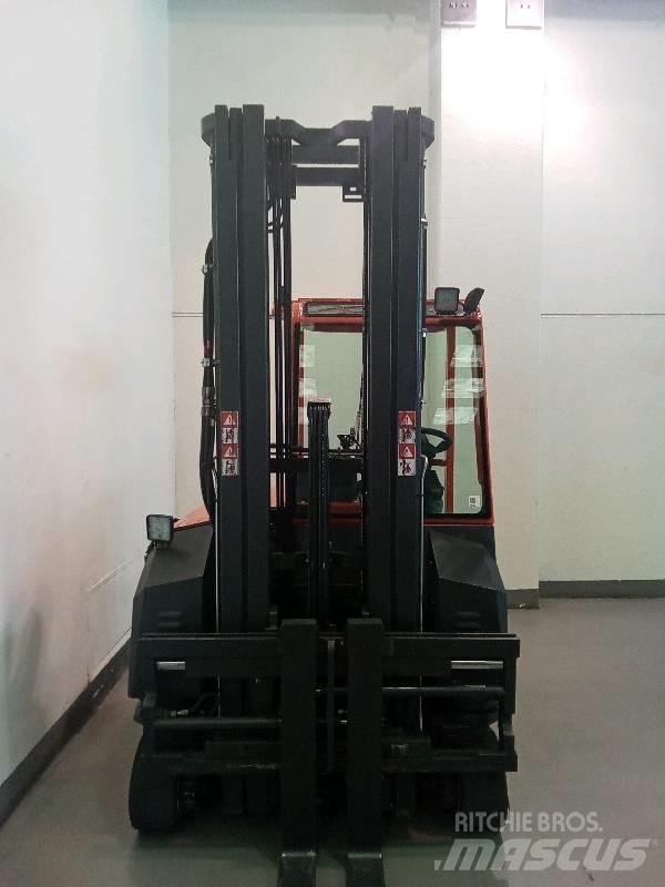 Combilift C 3000CBE Elektriniai šakiniai krautuvai