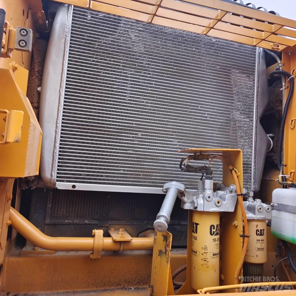 CAT 330 D Vikšriniai ekskavatoriai