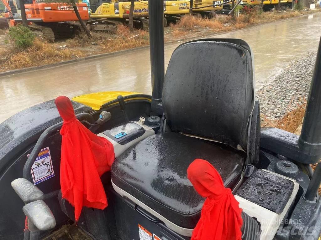 Komatsu PC 35 Vikšriniai ekskavatoriai
