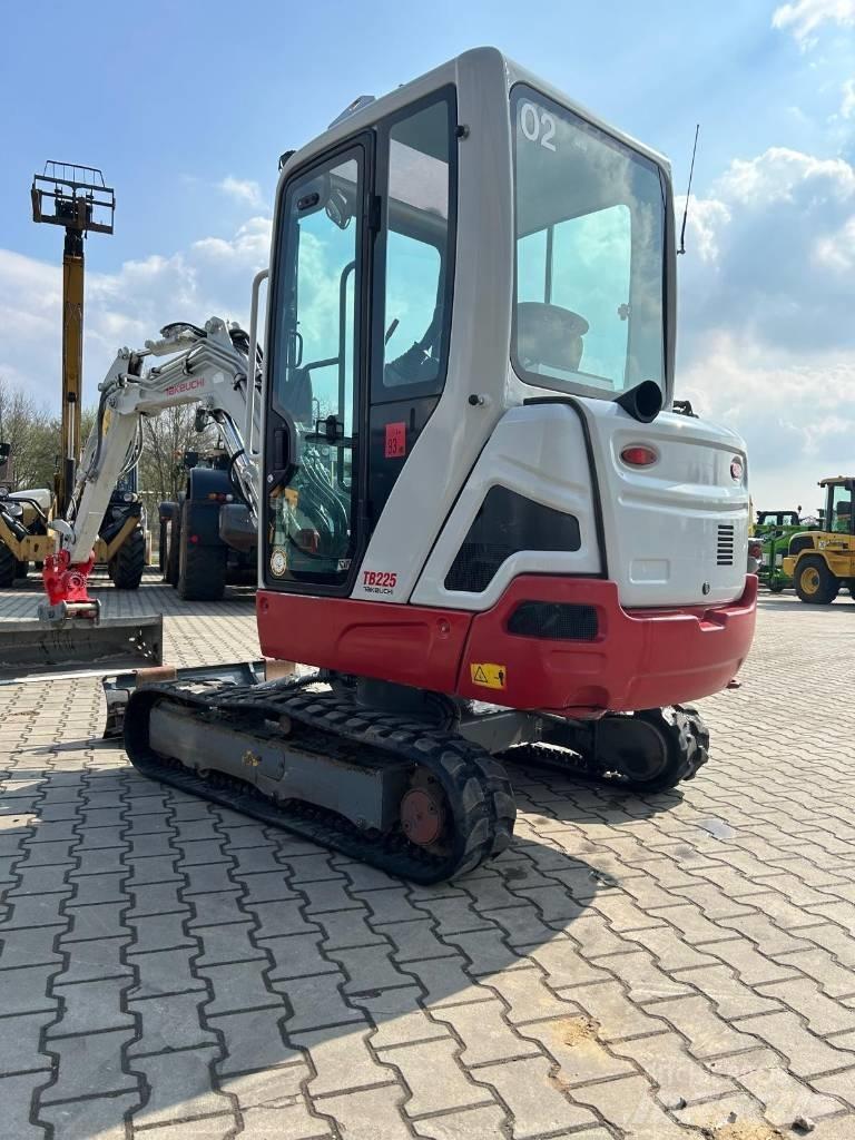Takeuchi TB 225 Mini ekskavatoriai < 7 t