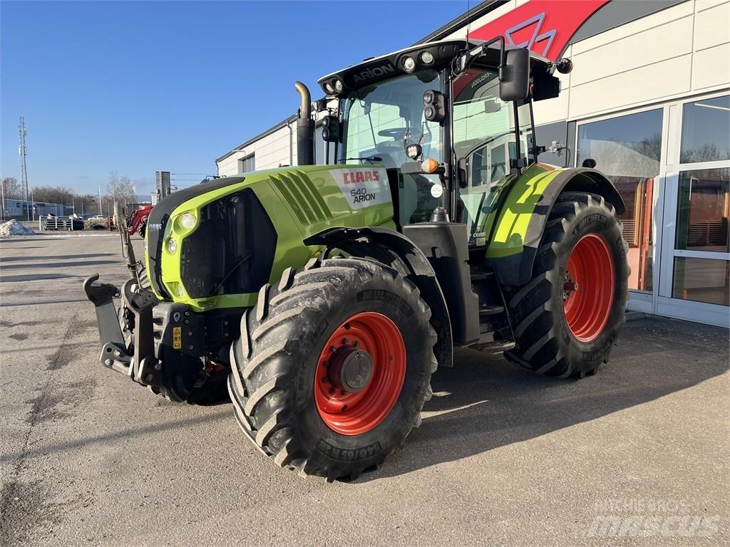 CLAAS Arion 640 Traktoriai