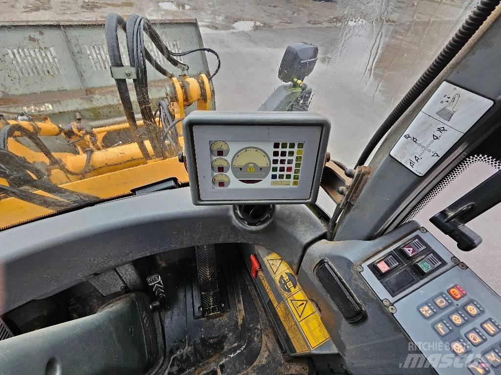 Liebherr L 524 Naudoti ratiniai krautuvai