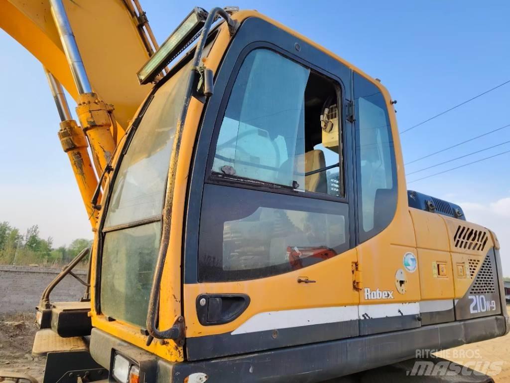 Hyundai R210W-9 Ratiniai ekskavatoriai