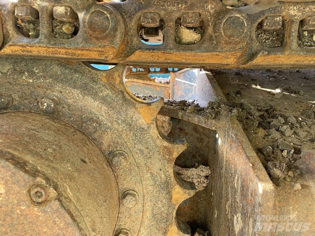 Komatsu PC 138 Vikšriniai ekskavatoriai
