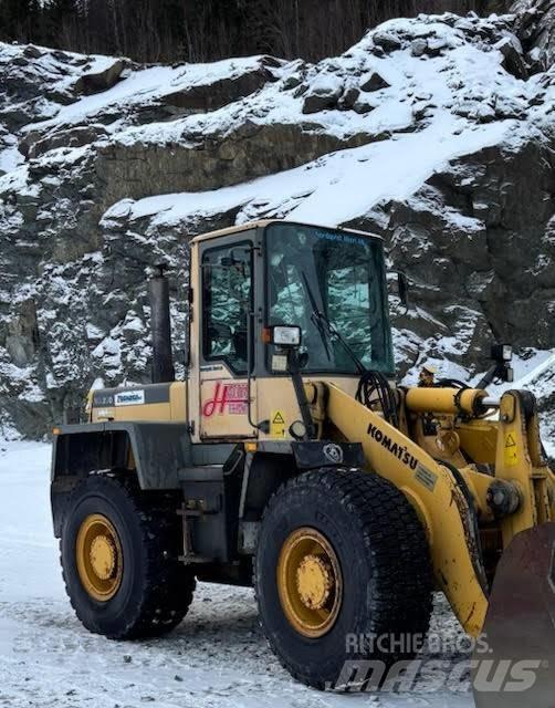 Komatsu WA 270 Naudoti ratiniai krautuvai