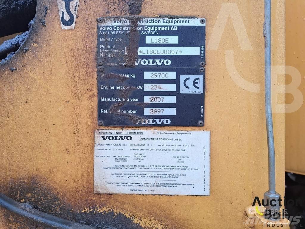 Volvo L 180 E Naudoti ratiniai krautuvai