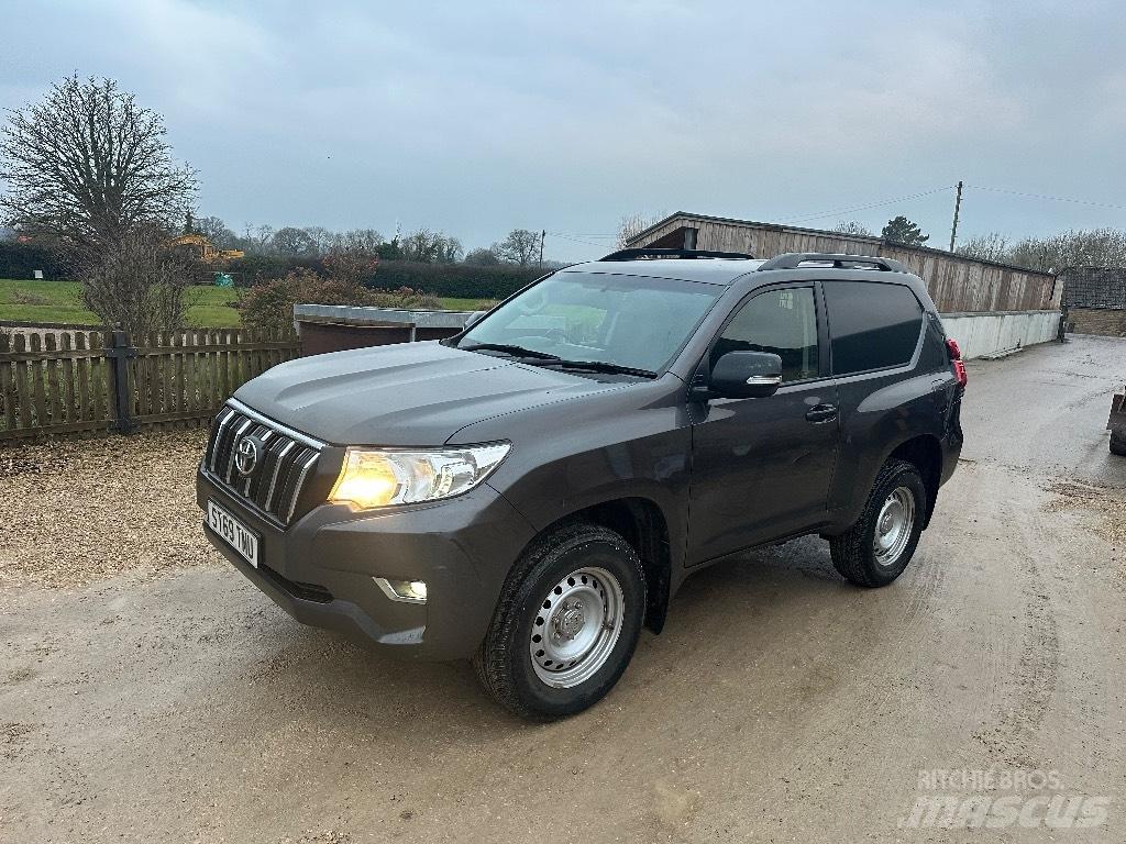 Toyota Landcruiser Pikapai / Bortiniai sunkvežimiai