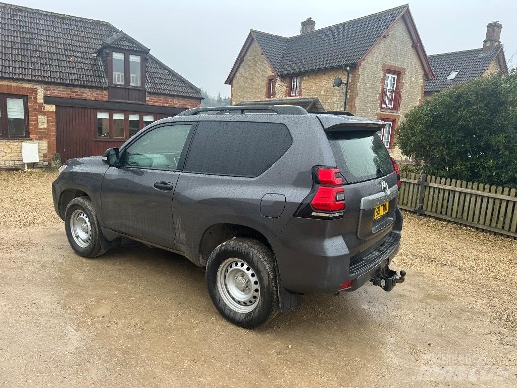 Toyota Landcruiser Pikapai / Bortiniai sunkvežimiai