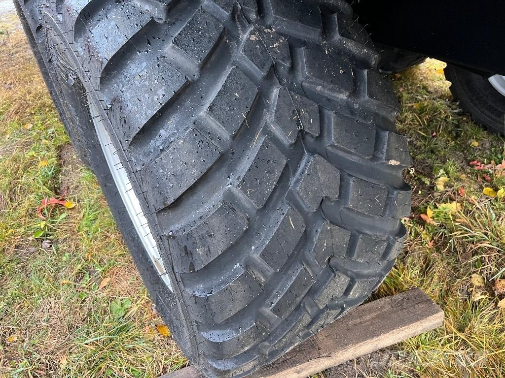 Rysky 1900 Savivartės priekabos