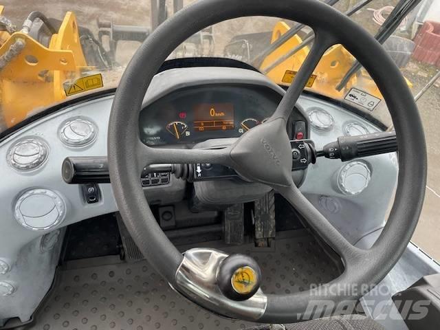 Volvo L 60 F Naudoti ratiniai krautuvai