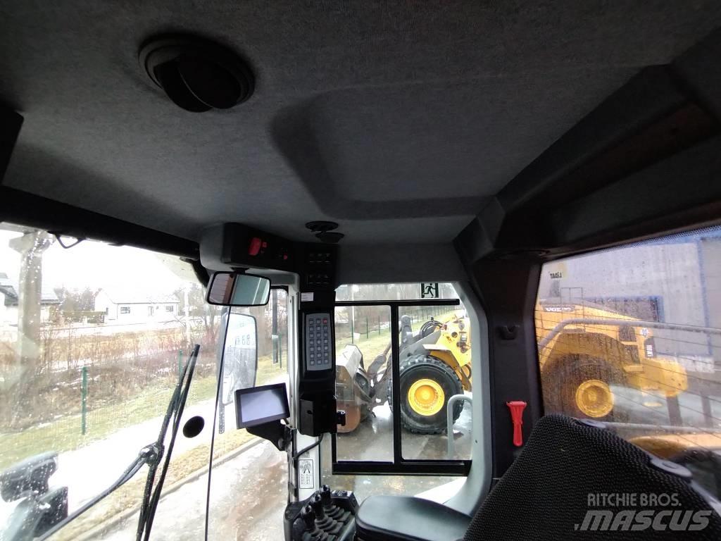 Liebherr L 556 Naudoti ratiniai krautuvai