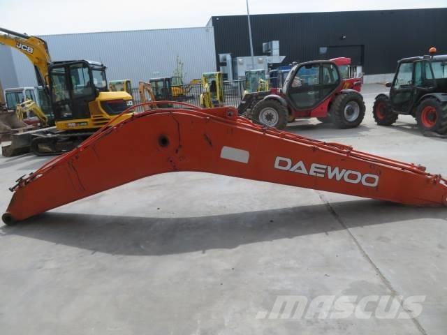 Daewoo DX 225 LC Važiuoklė ir suspensija