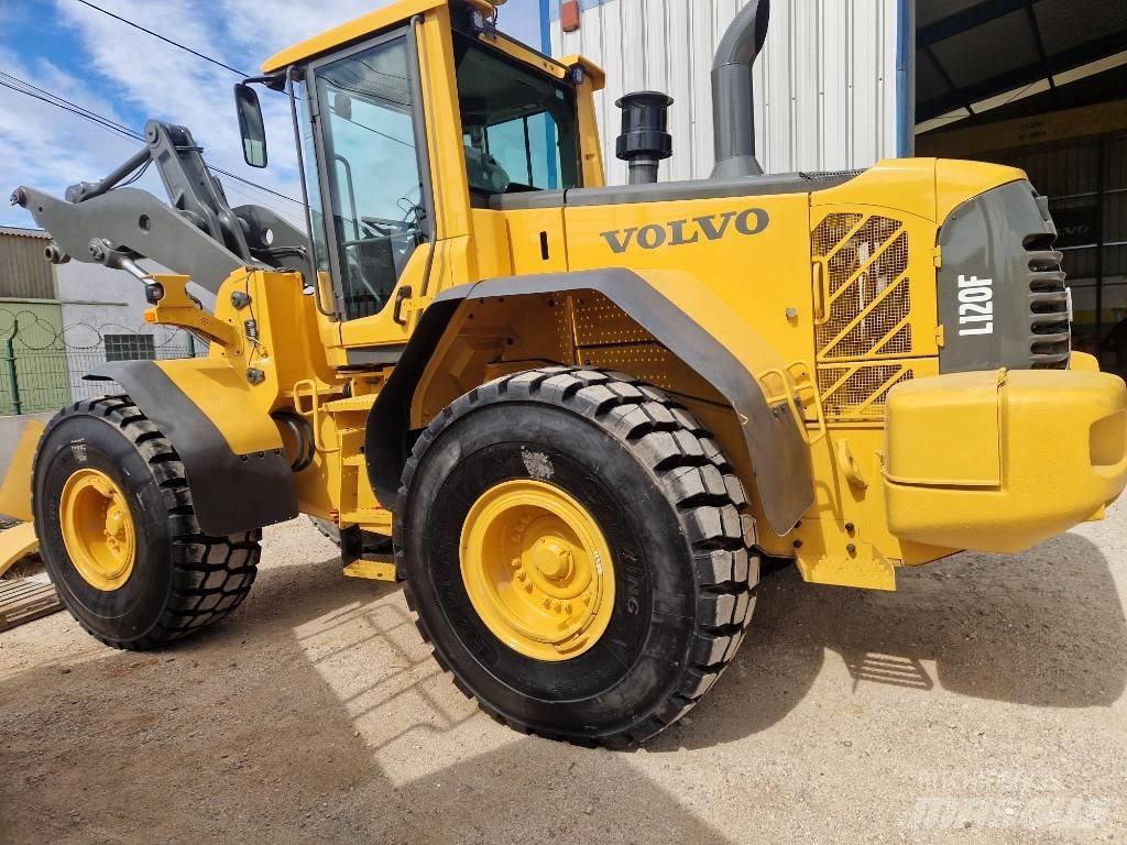 Volvo L 120 F Naudoti ratiniai krautuvai