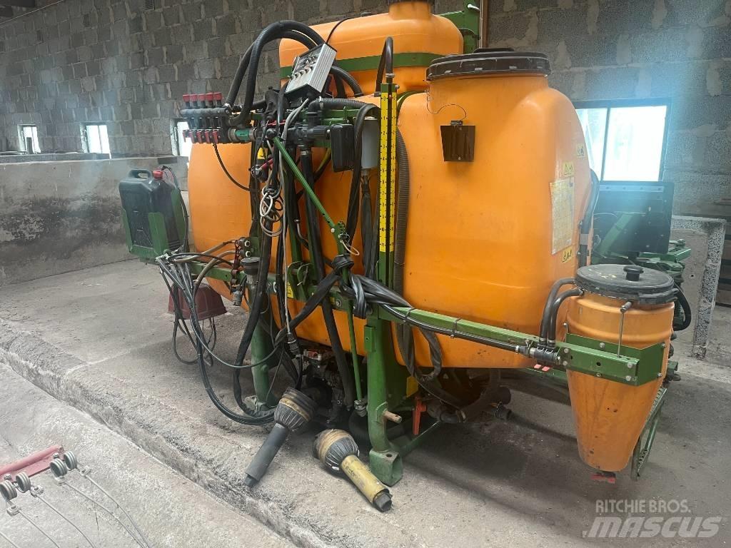 Amazone UF 1000 Įmontuoti purkštuvai