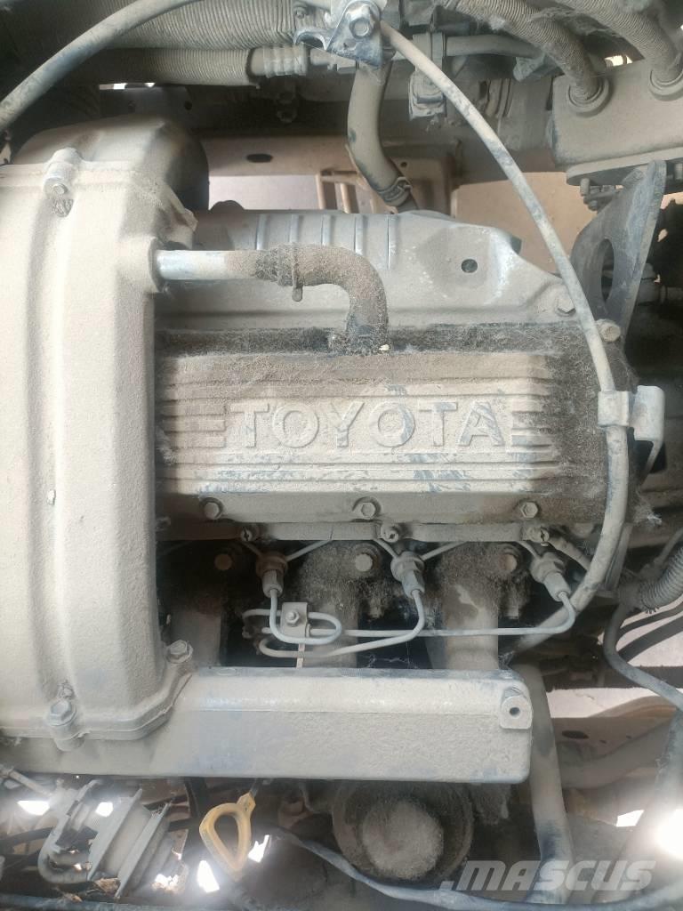 Toyota Coaster Bus Mikroautobusai