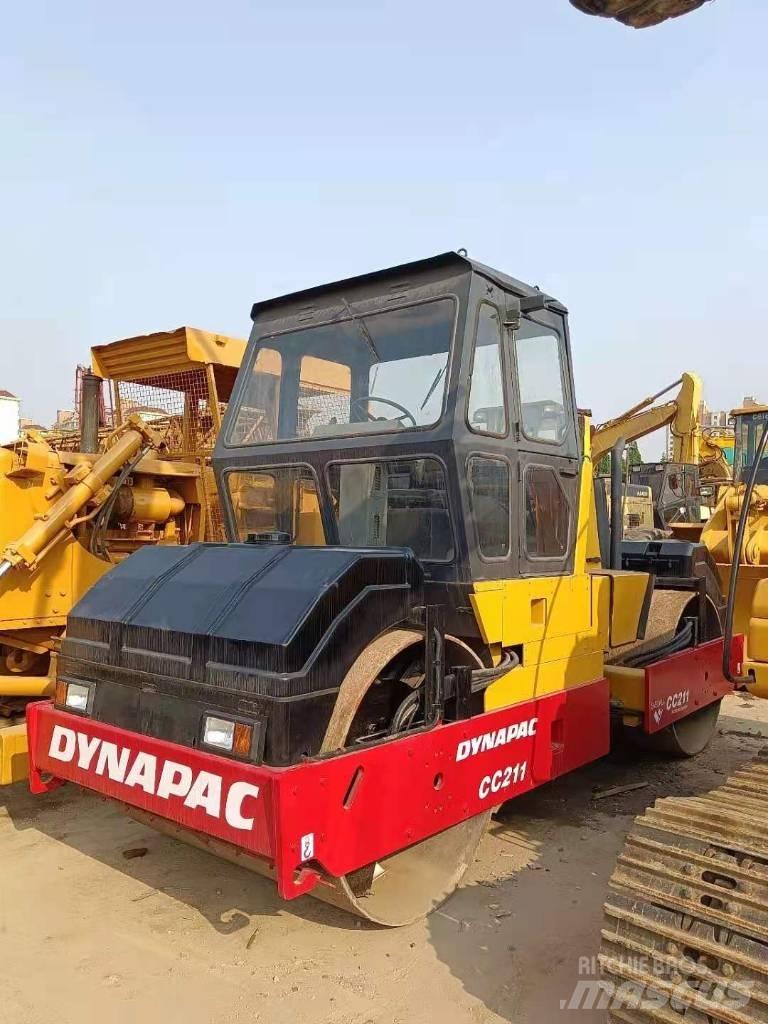 Dynapac CC 211 Porinių būgnų volai