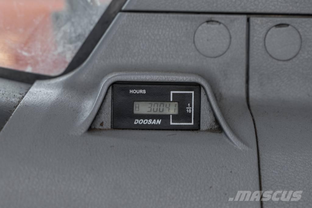 Doosan DX 140 W Ratiniai ekskavatoriai