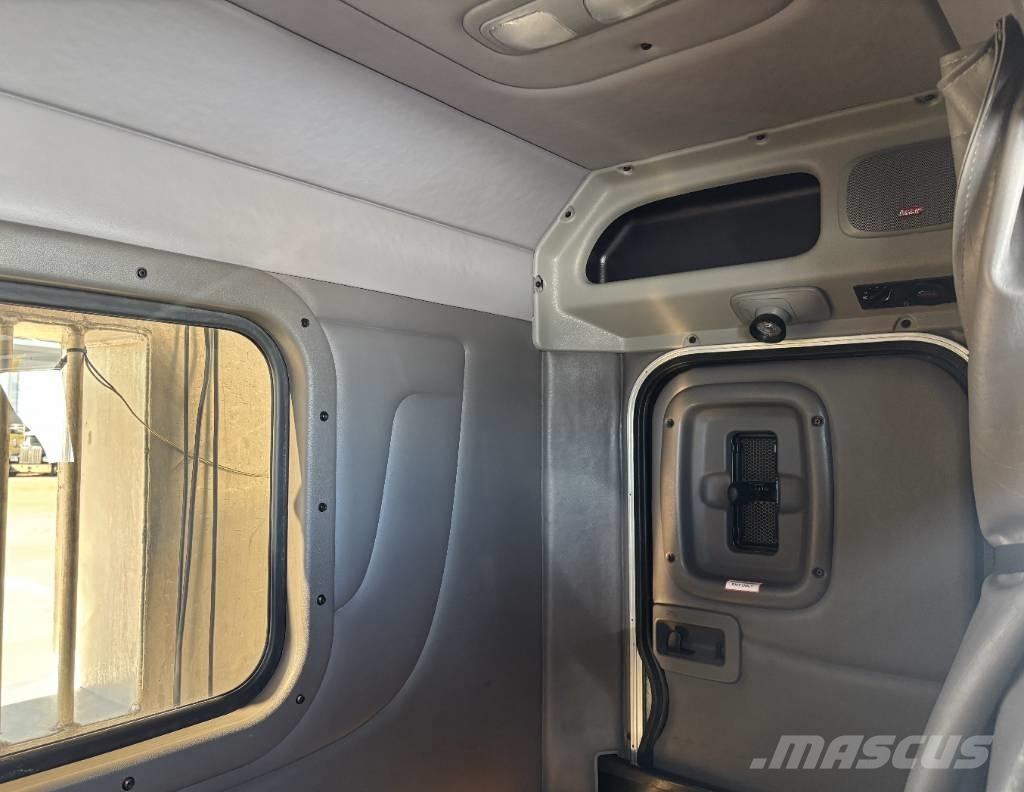 Peterbilt 389 Naudoti vilkikai