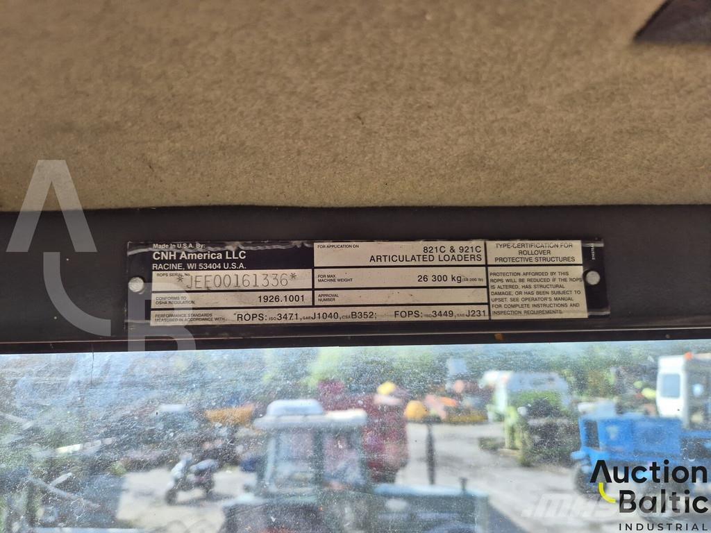 CASE 821 C Naudoti ratiniai krautuvai