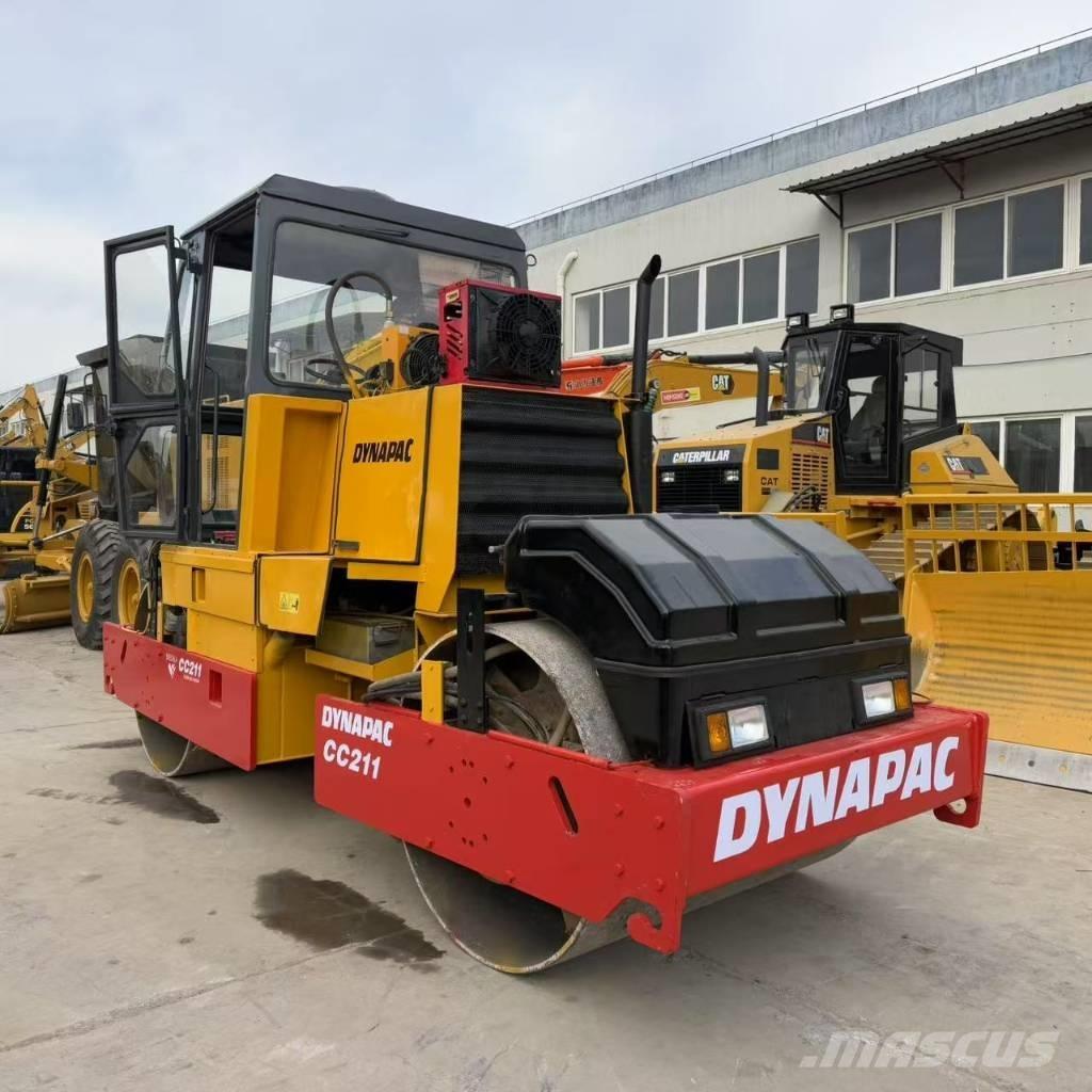 Dynapac CC 211 Porinių būgnų volai