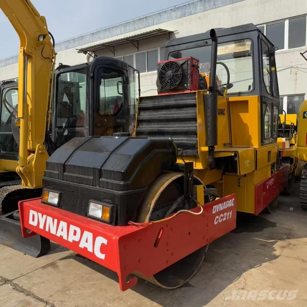 Dynapac CC 211 Porinių būgnų volai