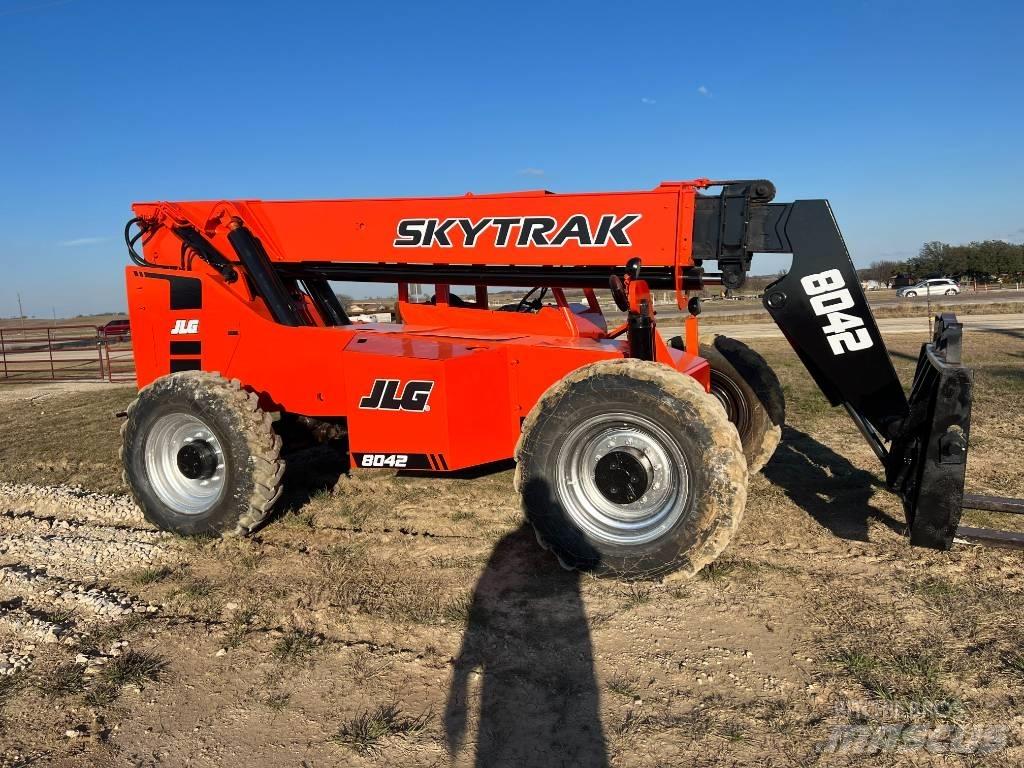 SkyTrak 8042 Teleskopiniai krautuvai