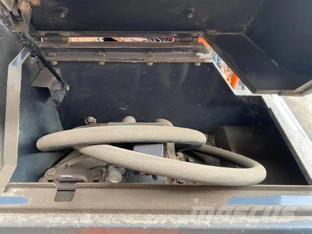 Hitachi ZX 180 W Ratiniai ekskavatoriai