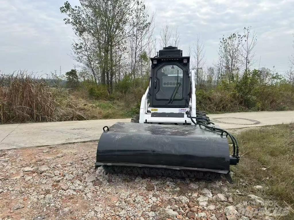 Bobcat S 130 Krautuvai su šoniniu pasukimu