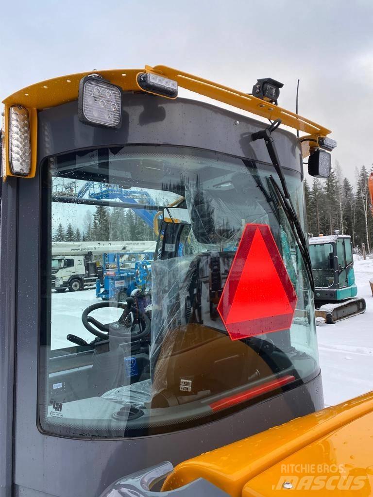 LM Trac 587 Specializuotos paskirties technika