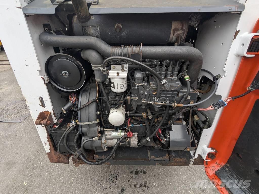 Bobcat S 250 Krautuvai su šoniniu pasukimu