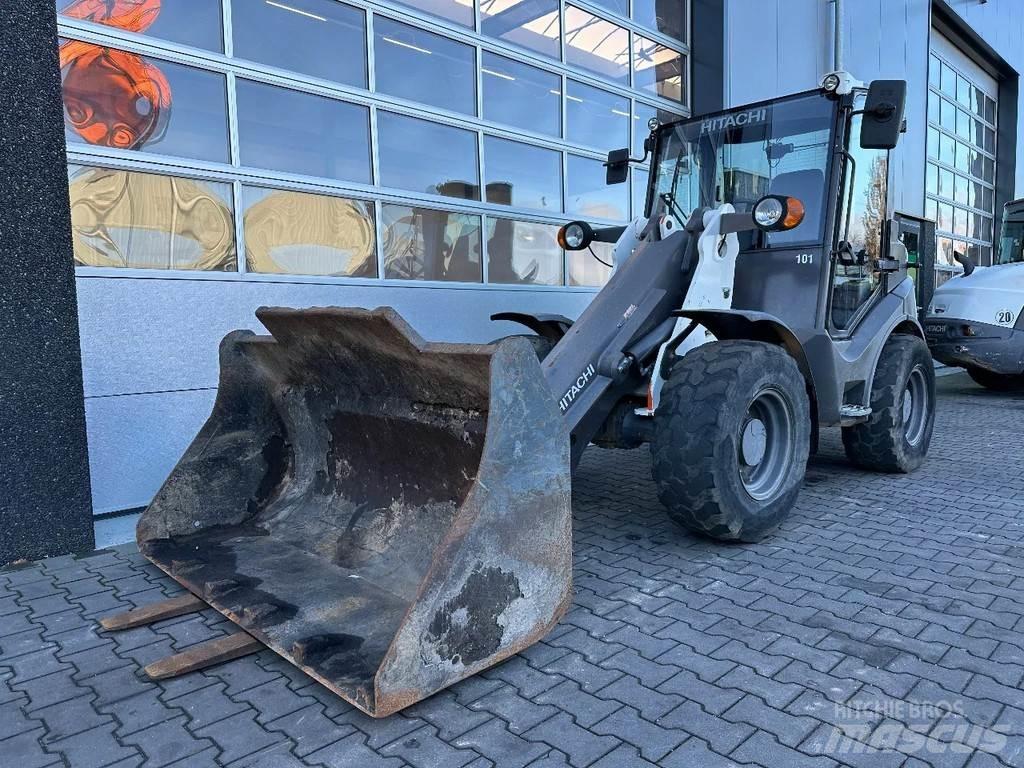 Hitachi ZW75 Naudoti ratiniai krautuvai