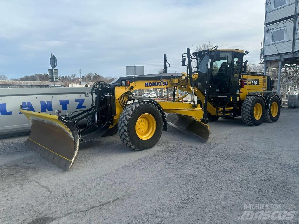 Komatsu GD675-7E0 Greideriai